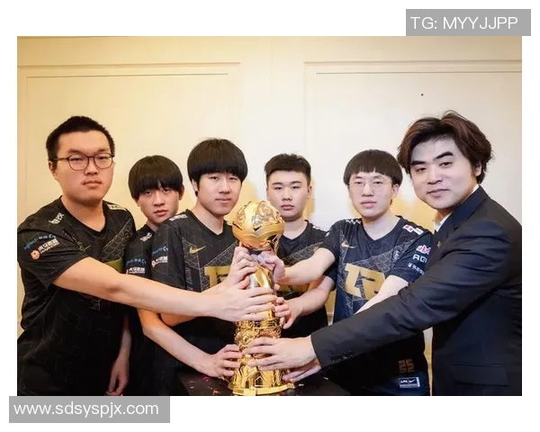 英雄联盟纪实：记录RNG的突破历程